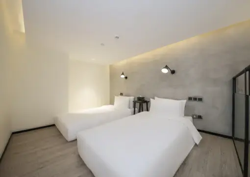 Deluxe Duplex Family Room（Tencent Video VIP)